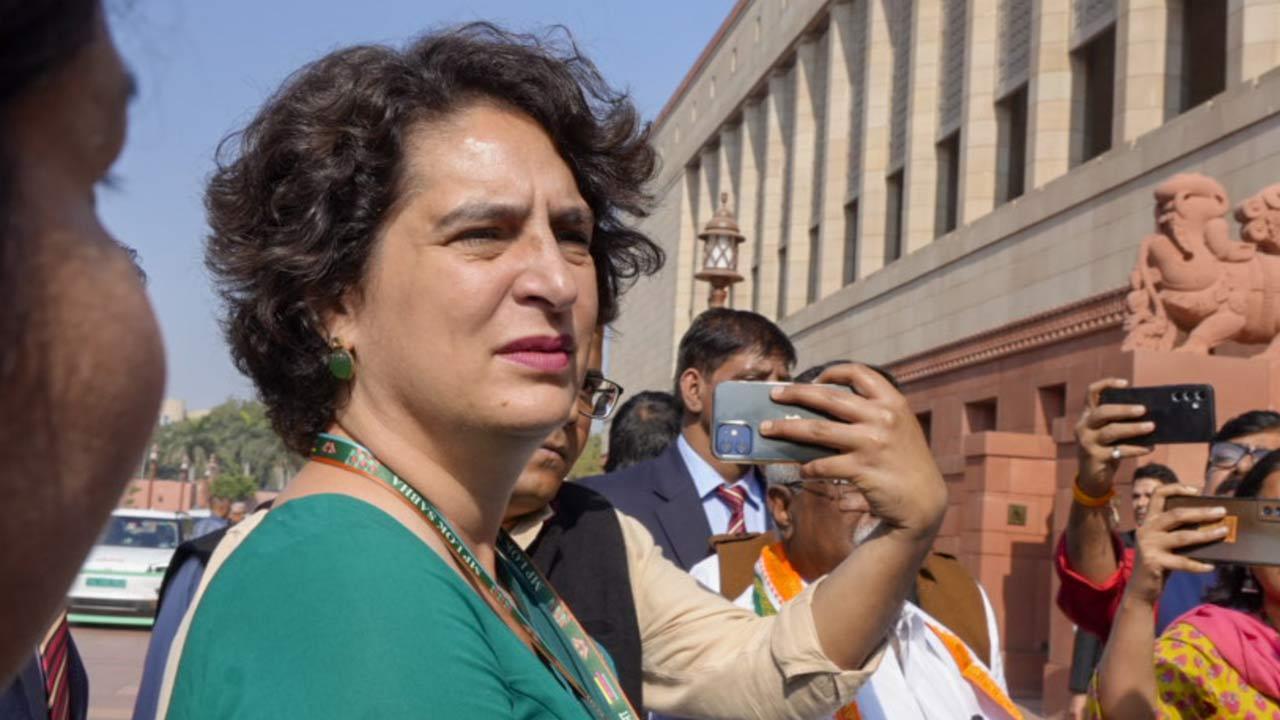 Priyanka Gandhi, Kerala MPs meet Amit Shah