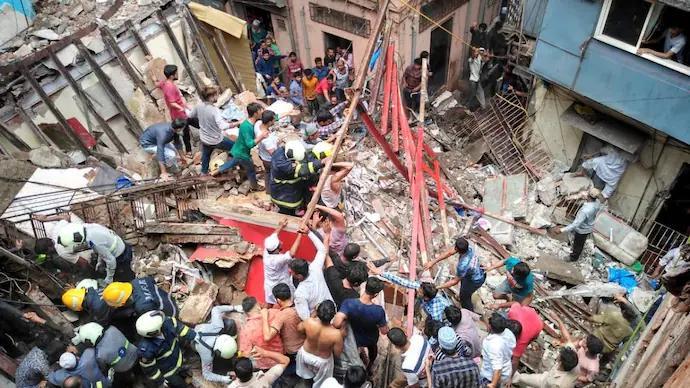 Four-storey building collapses in Mumbai's Bhendi Bazar, no injuries reported