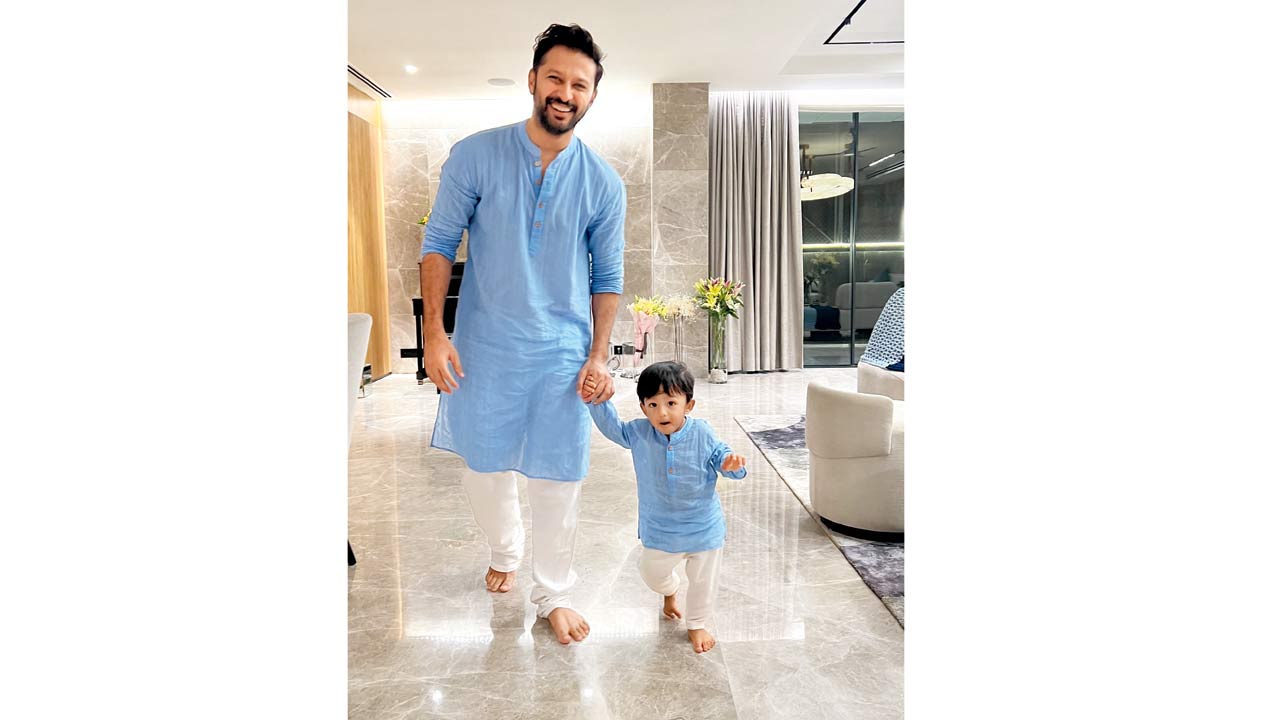 Actor Vatsal Seth and his son in twinning kurtas from Tura Turi