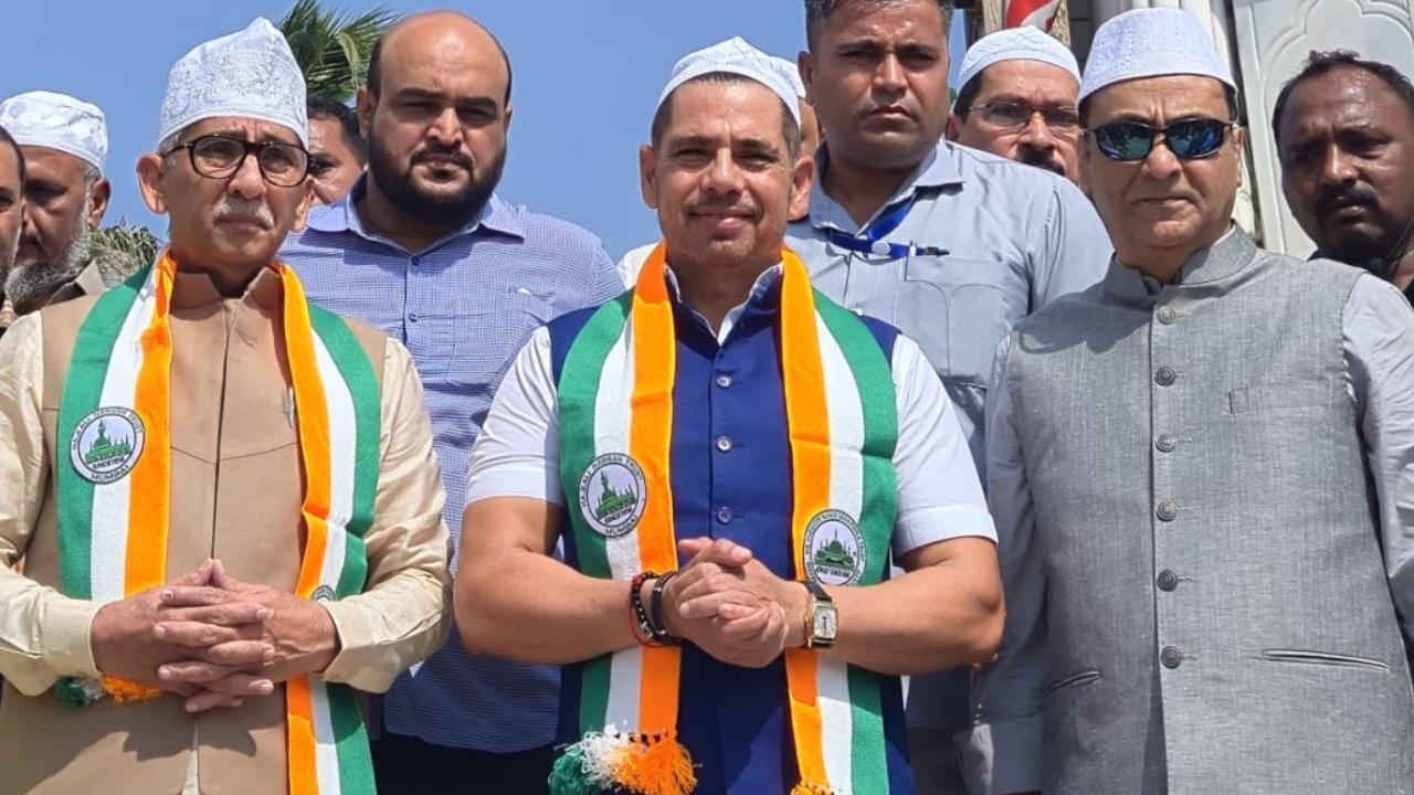 IN PHOTOS: Robert Vadra visits at Haji Ali Dargah in Mumbai