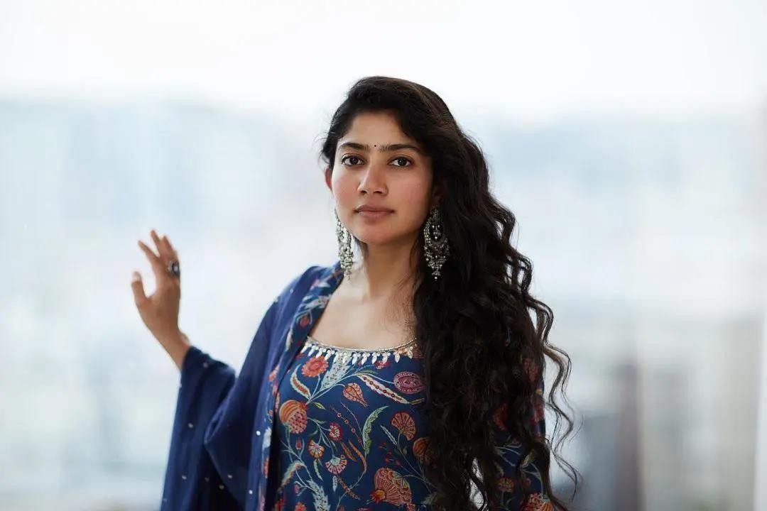 Sai Pallavi lashes out at report claiming she turned vegetarian for Ramayana, warns of legal action. Read more