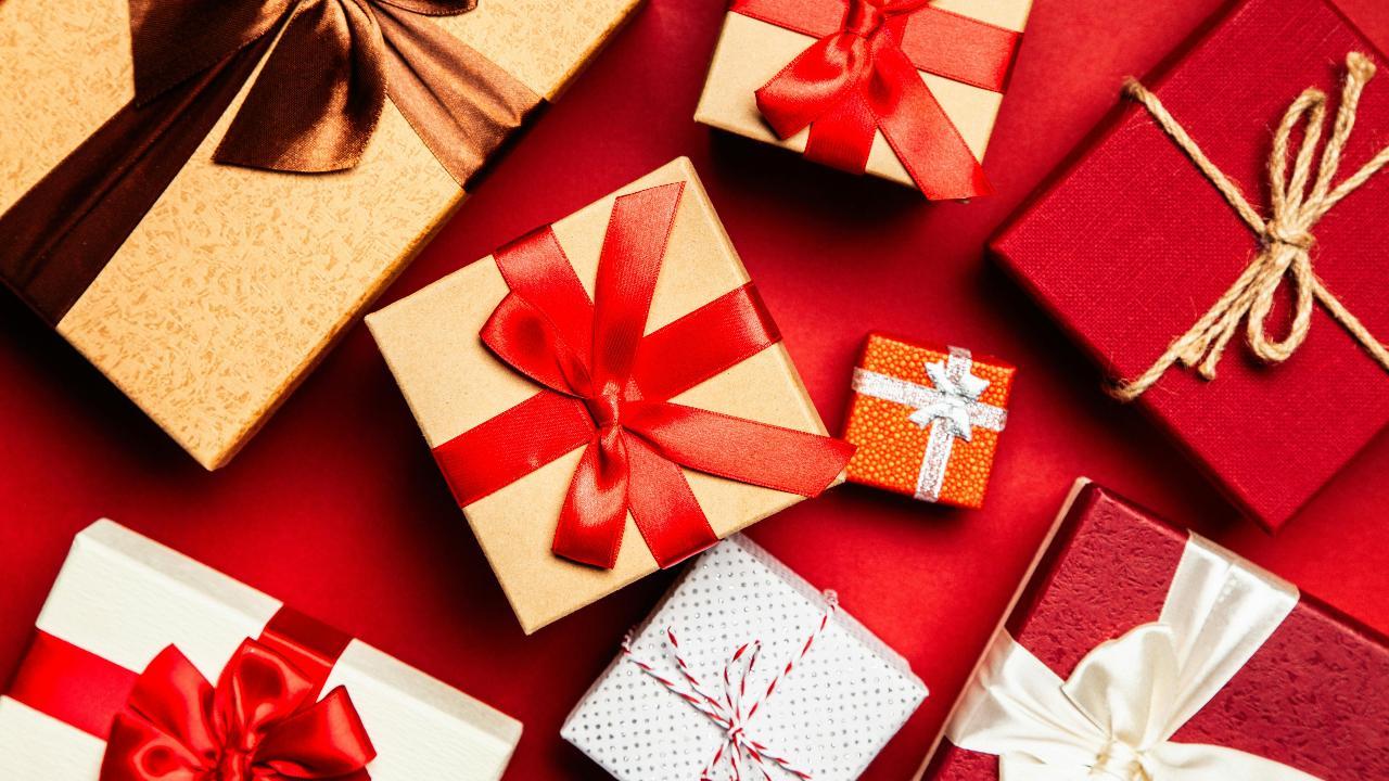 Office Secret Santa: Yay or nay? Netizens stand divided