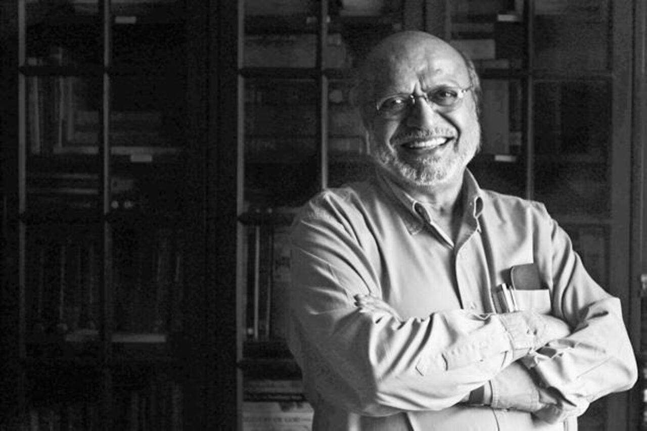 Born on December 14, 1934, in a Konkani-speaking Chitrapur Saraswat Brahmin family in Hyderabad, Benegal collaborated extensively with actors from FTII and NSD, including Naseeruddin Shah, Om Puri, Smita Patil, Shabana Azmi, Kulbhushan Kharbanda, and Amrish Puri