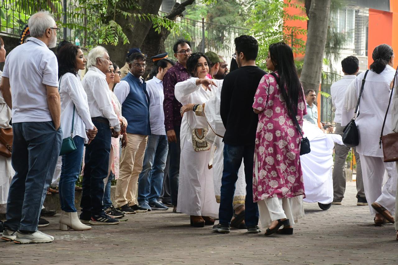 Divya Dutta also came to bid farewell to the legendary Shyam Benegal Sahab