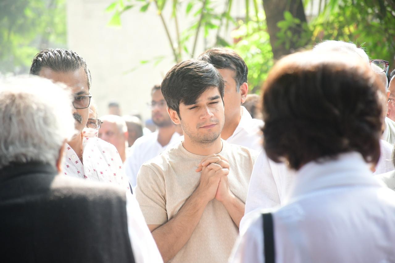 Vivan Shah was also among those who went to pay their last respects to the legendary filmmaker