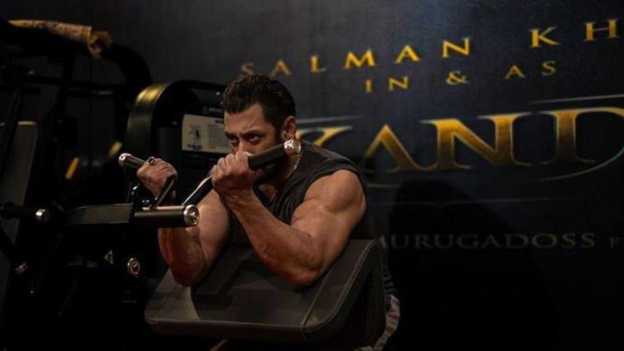 Salman Khan-starrer Sikandar's teaser postponed in light of Manmohan Singh's demise. Read more