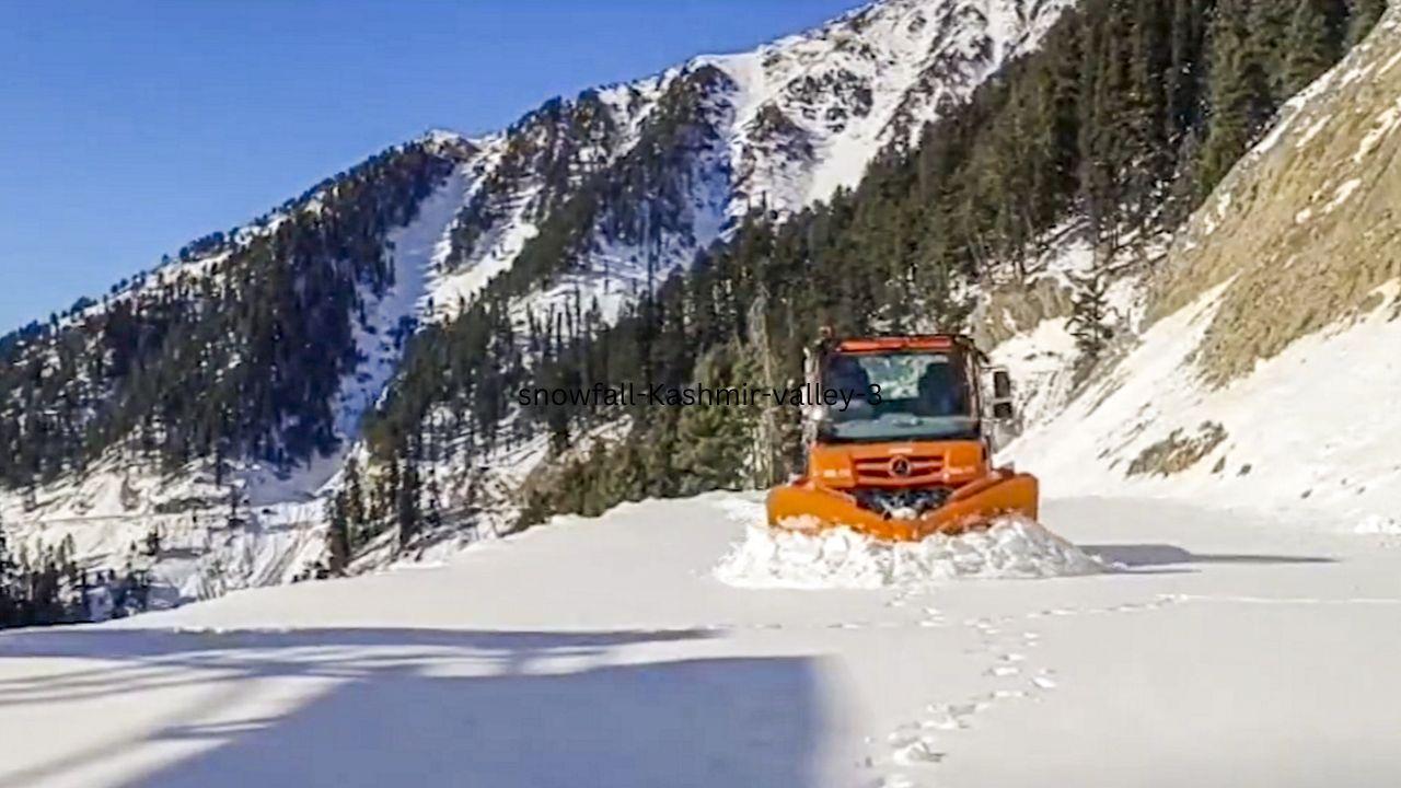 Snow clearance operation underway at Mughal Road, which connects twin districts Rajouri and Poonch with Kashmir valley. (Pic/ PTI)