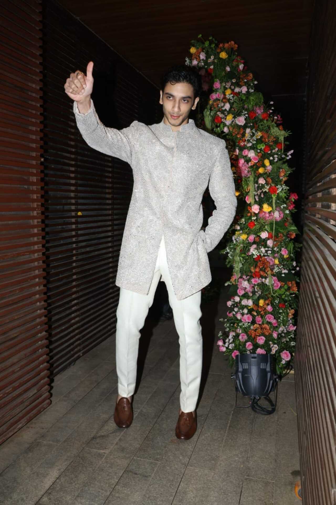 Her rumoured boyfriend and actor Vedang Raina looked dapper as well.