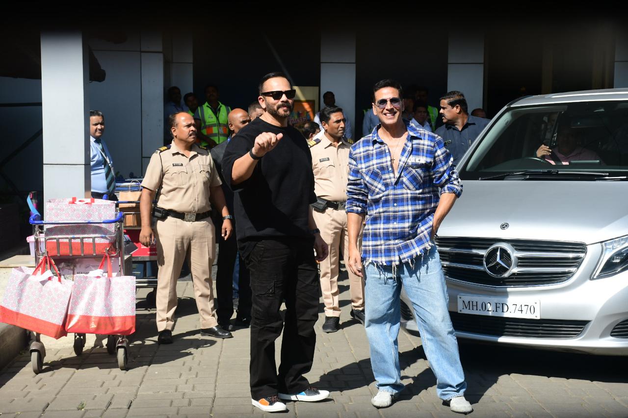 Rohit Shetty and Akshay Kumar posed together as they were snapped at Mumbai airport