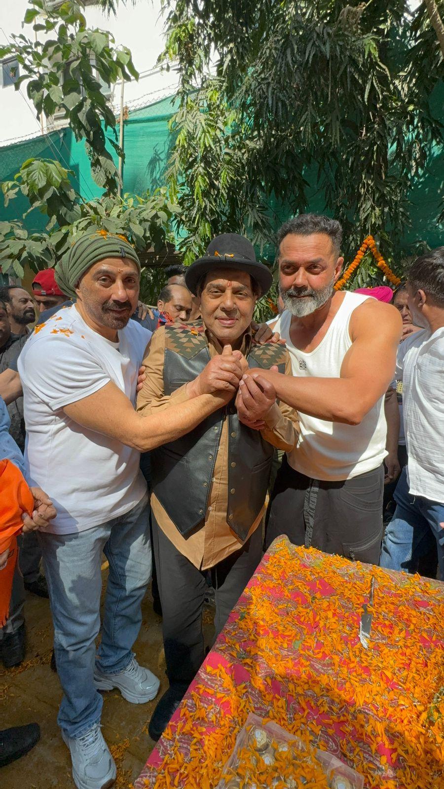 Veteran Bollywood actor Dharmendra is celebrating his 89th birthday today, and his sons Sunny Deol and Bobby Deol made it extra special for him. 
