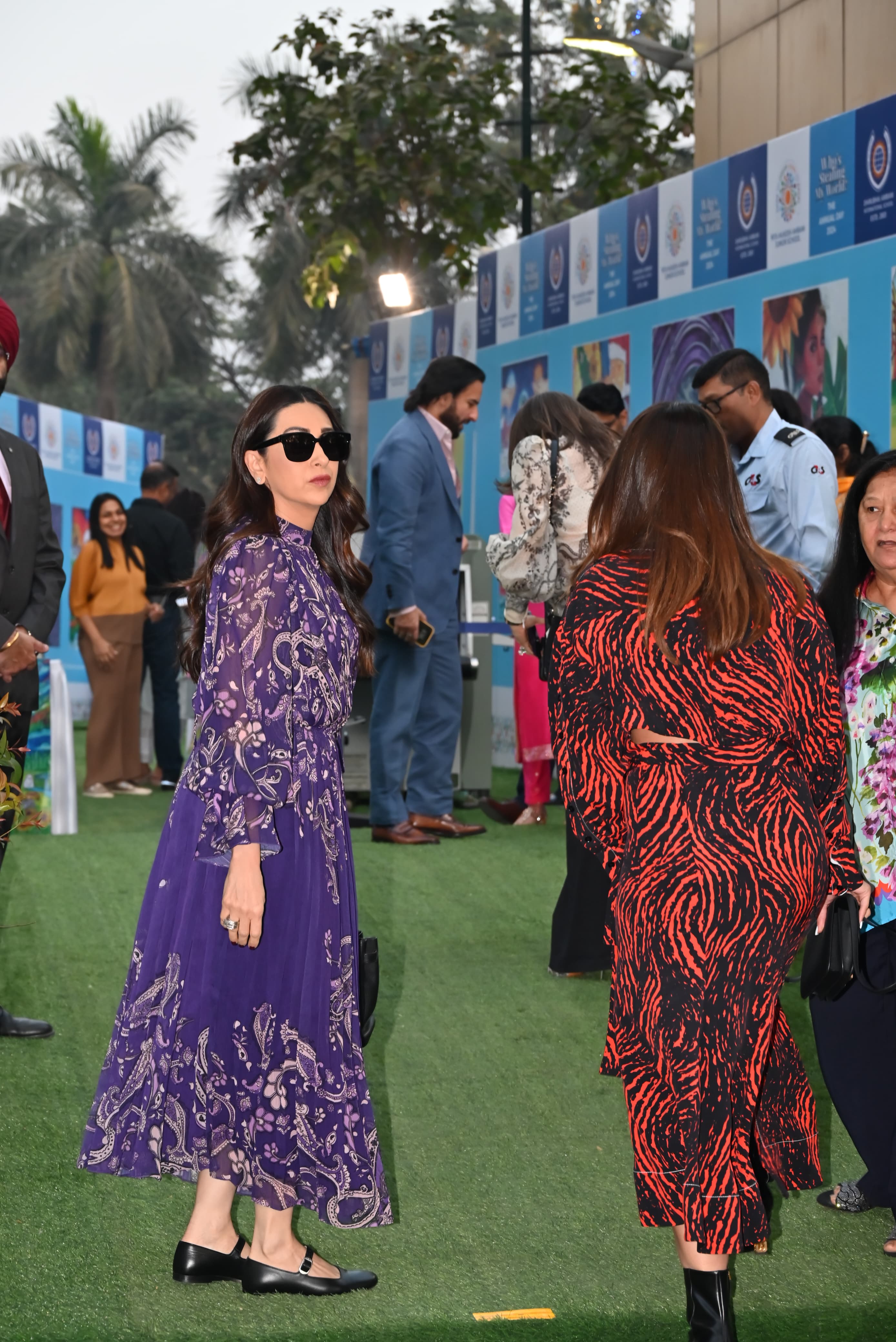 Karisma Kapoor also accompanied Kareena who wore a stunning purple dress