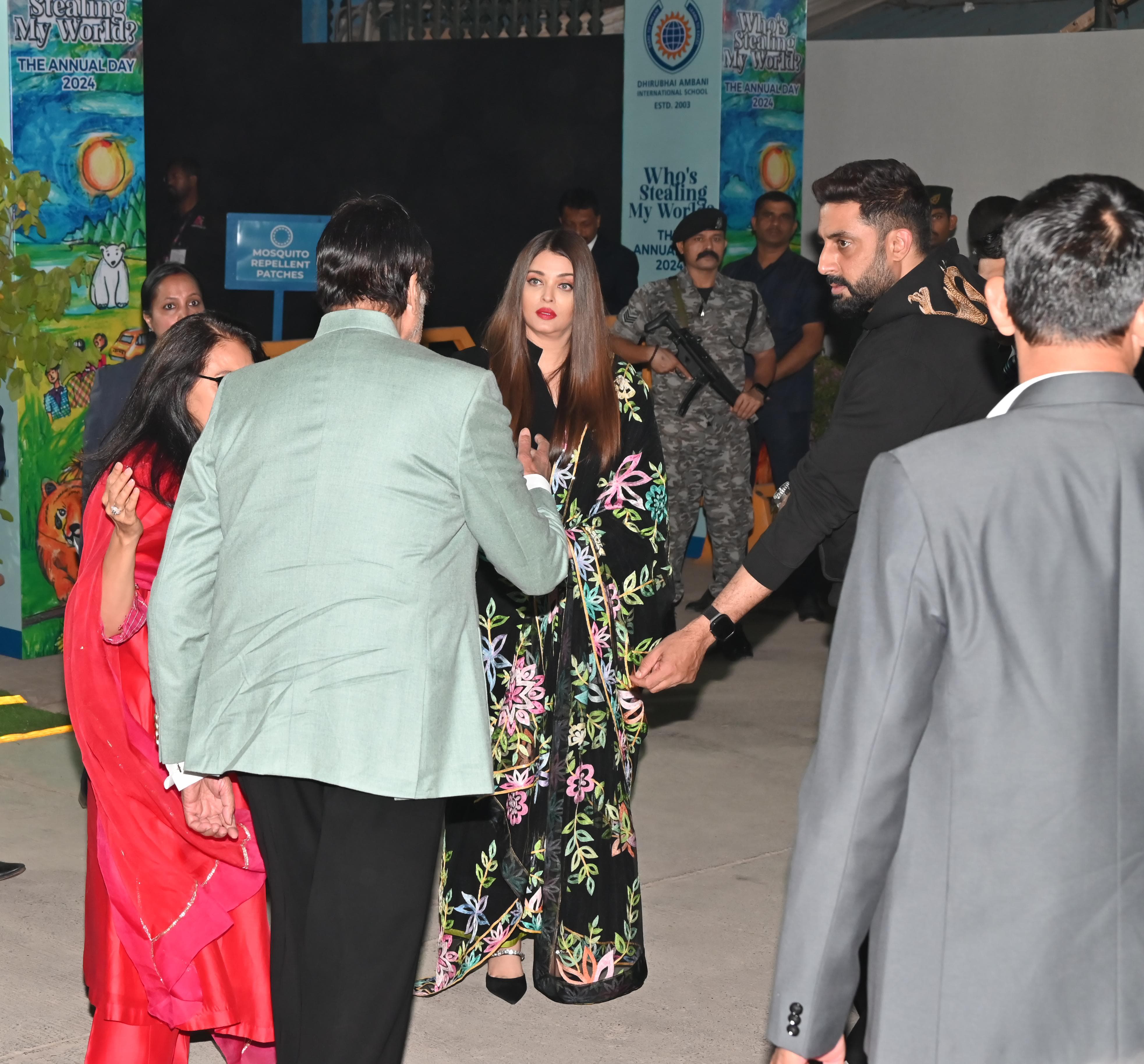  Aishwarya Rai and Abhishek Bachchan, along with their daddy dearest Amitabh Bachchan, attended the annual function of their daughter Aaradhya at the Dhirubhai Ambani school.