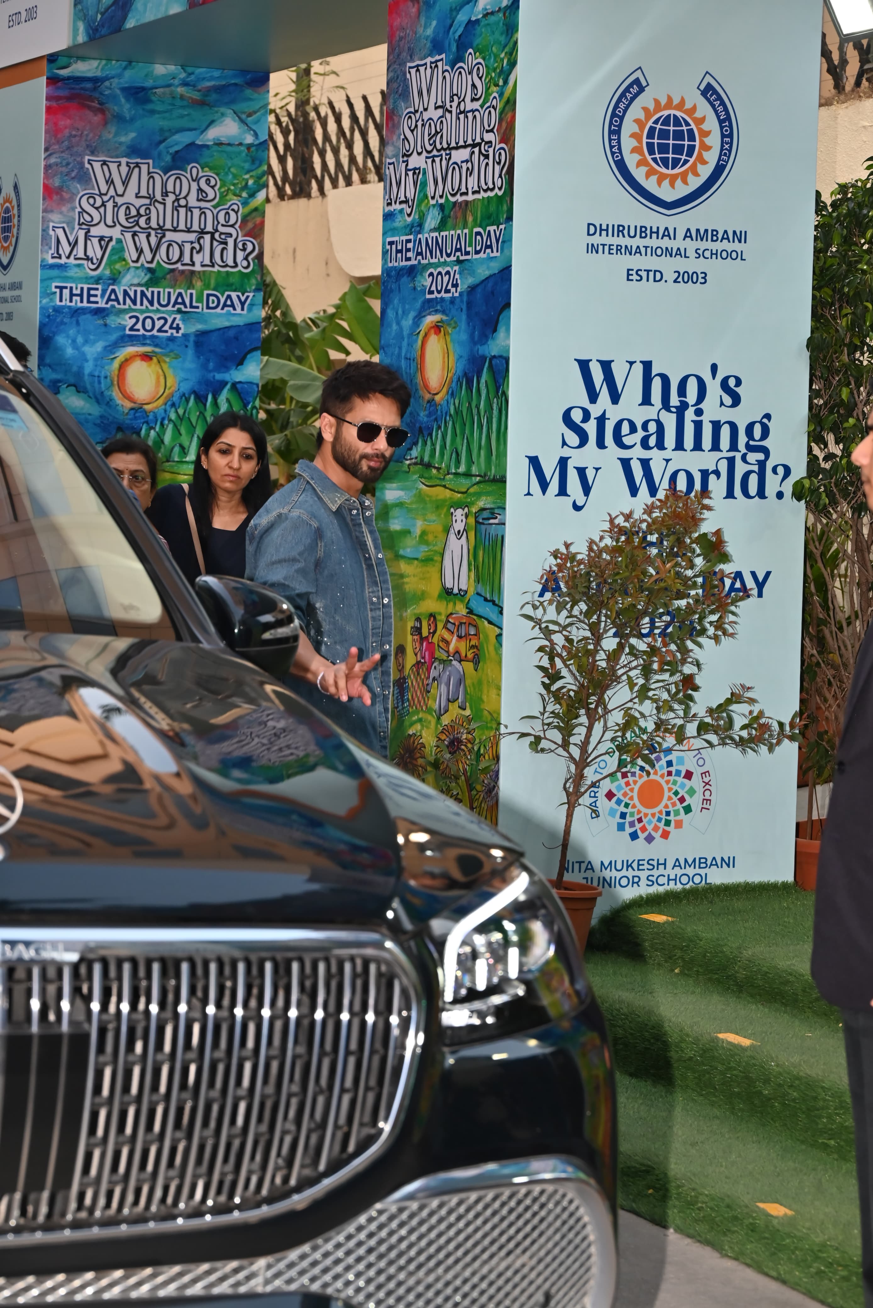 Mira Rajput and Shahid Kapoor were snapped at the star-studded annual function at Dhirubhai Ambani school