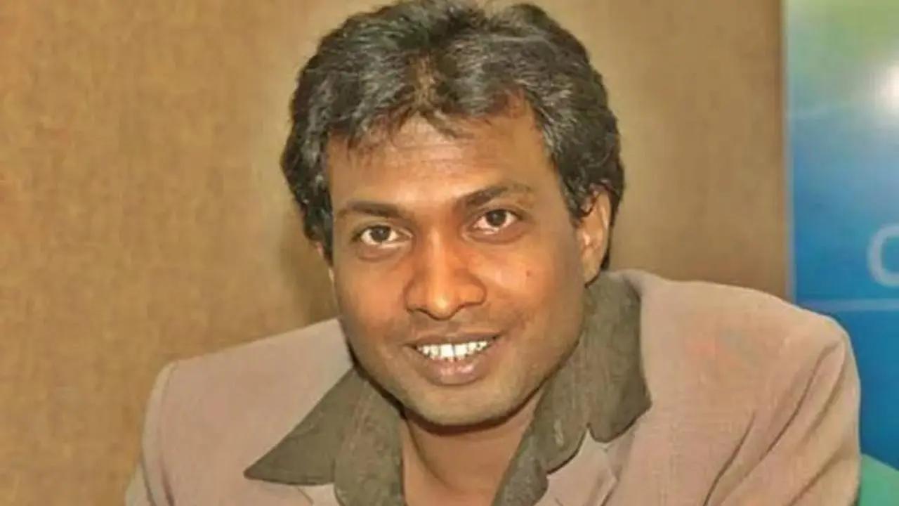 Comedian Sunil Pal's wife Sarita had filed a missing complaint on Tuesday after he failed to return home on the day he said he would. The comedian was found hours later by the police. Read more
 