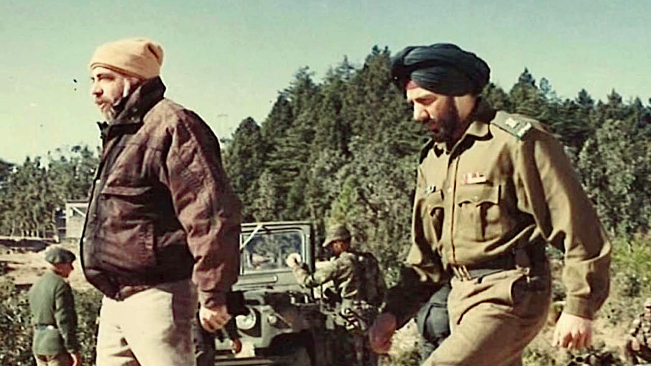 Director JP dutta and Sunny Deol on the set of Border (1997)