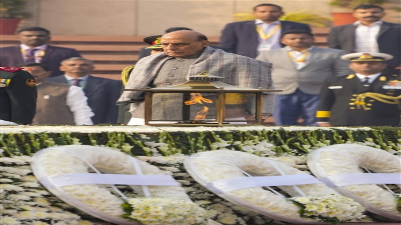 Prime Minister Narendra Modi also expressed tribute to the soldiers who contributed to India's victory in 1971. The Prime Minister highlighted the selfless dedication of soldiers and their role in safeguarding the nation.