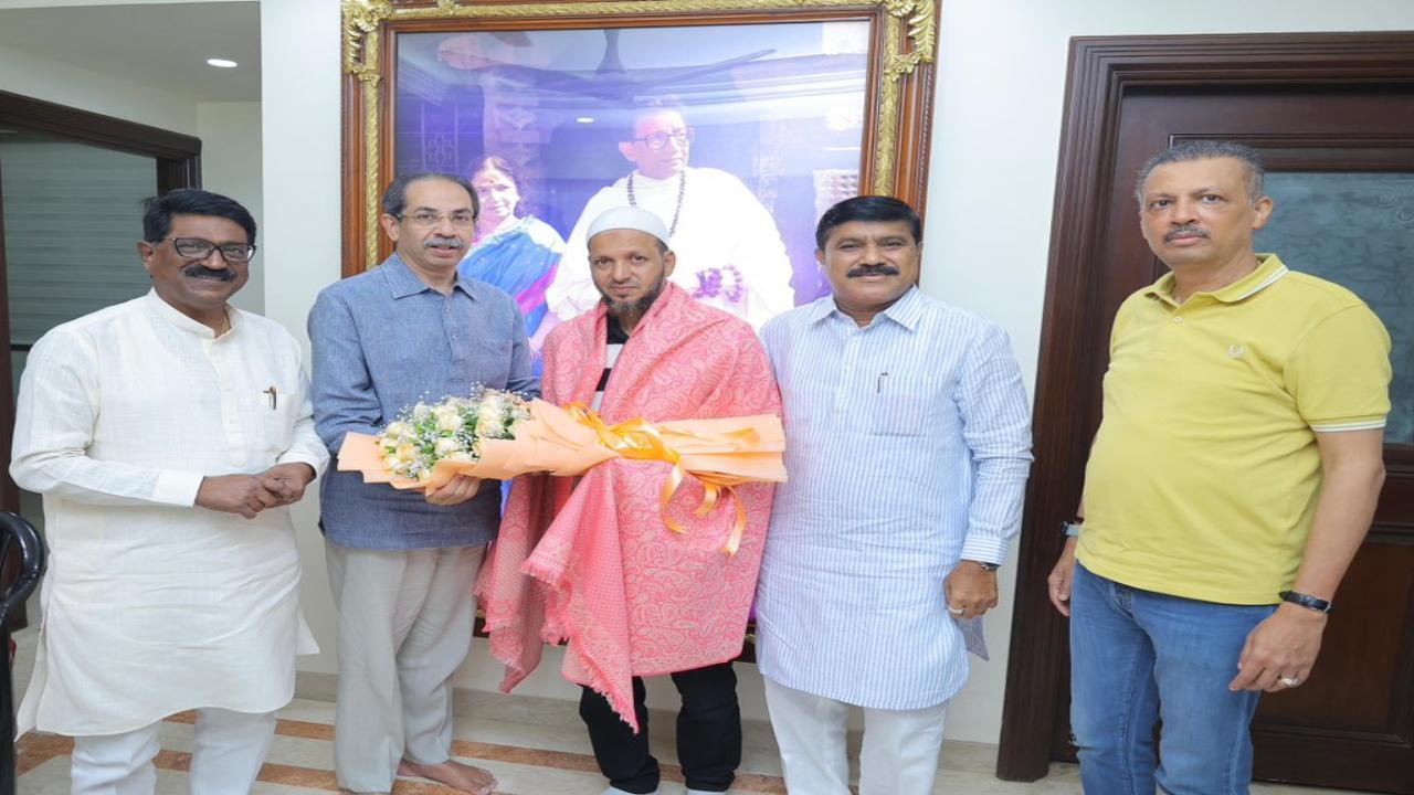 Elephanta boat tragedy: Uddhav felicitates Arif Bamane for rescuing survivors 