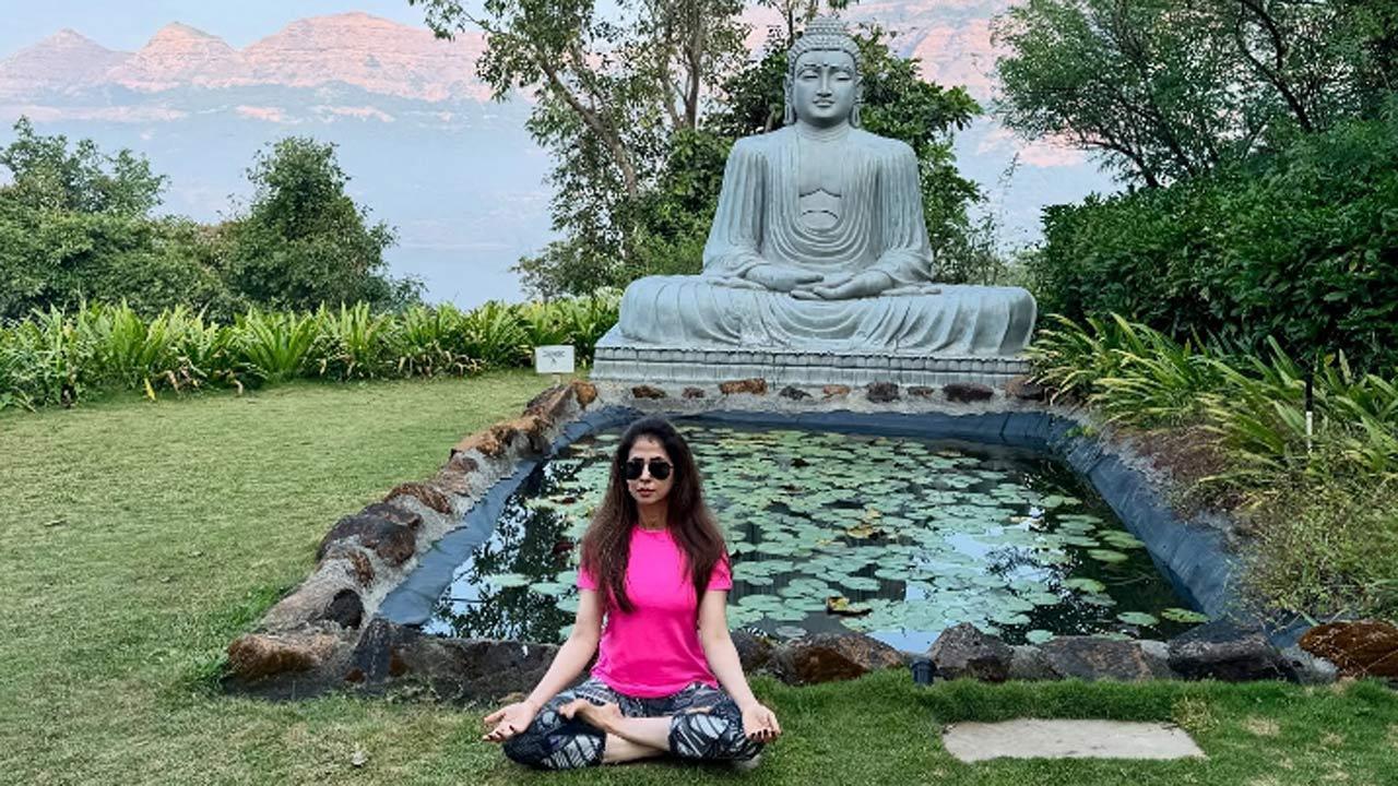 Urmila Matondkar shows how she is 'destressing' this 'De-cemeber'