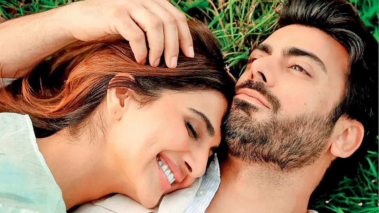 Fawad Khan to return to Indian screens with Vaani Kapoor co-starrer 'Abir Gulaal'