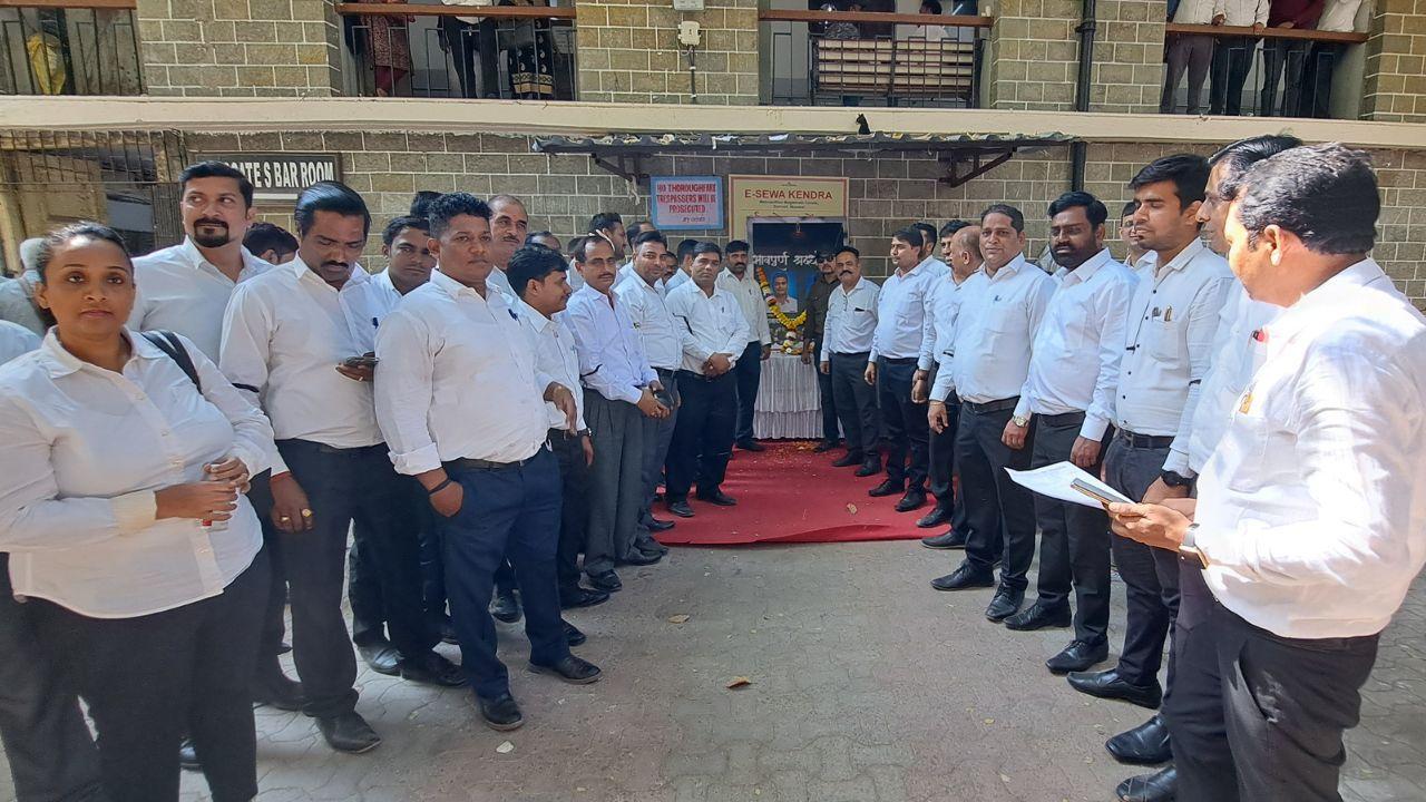Borivali Bar Association protests over killing of lawyer couple in Ahmednagar
