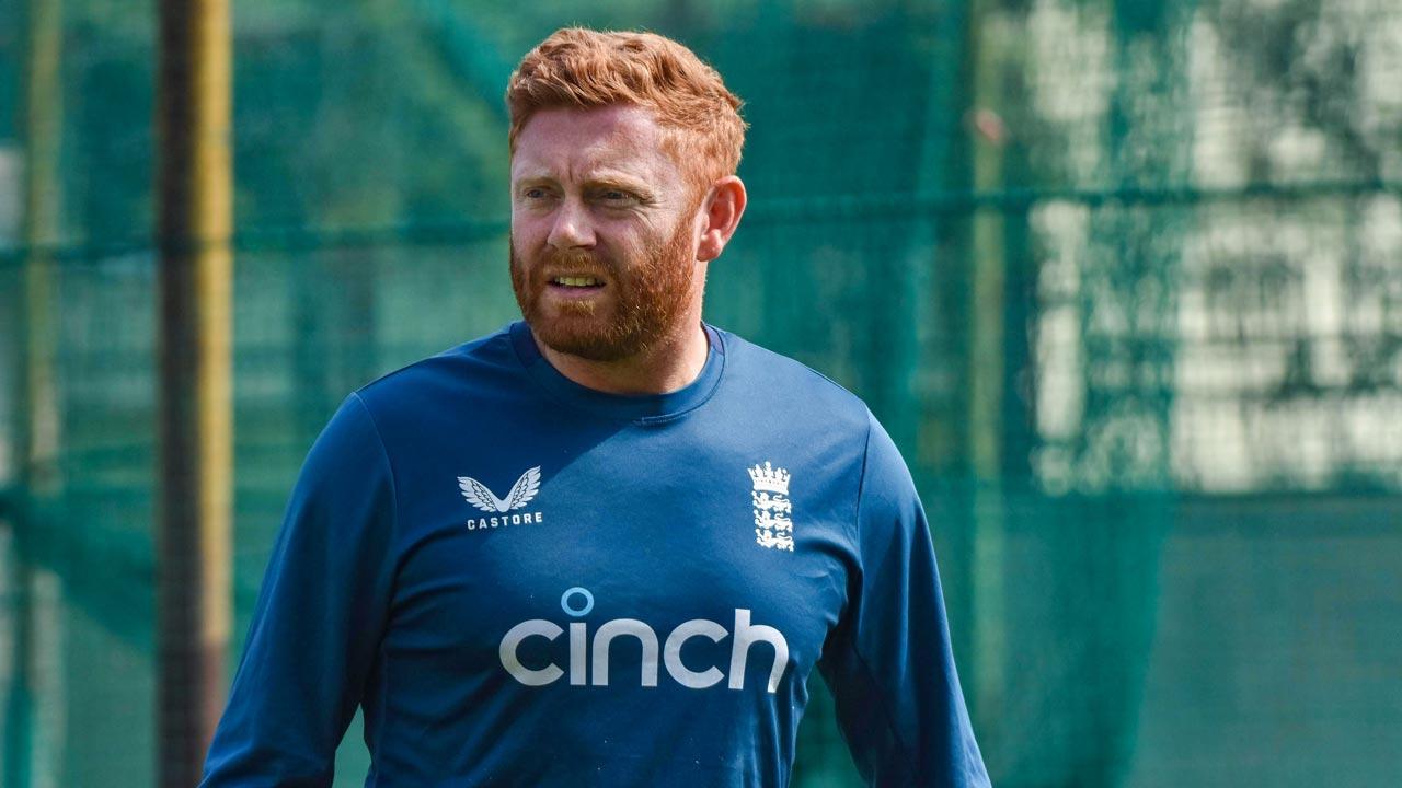 England pick pacer Robinson and spinner Bashir, but still backing Bairstow