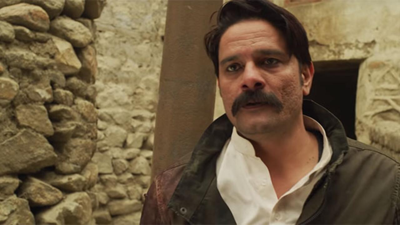 In the Netflix series 'Bard of Blood,' Jaideep Ahlawat played Tanveer Shehzad, an ISI agent with a shadowy history. The espionage plot gained intrigue from his nuanced interpretation. In addition, Emraan Hashmi had a key part in the series along with Kirti Kulhari and Vineet Kumar Singh