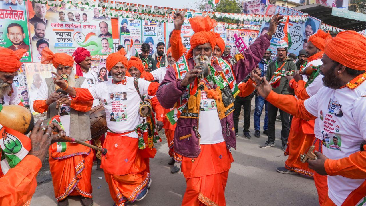 Kharge criticised the country's declining employment chances, noting 30 lakh unfilled government positions and accusing the government of postponing recruitment to exclude certain demographics.
 