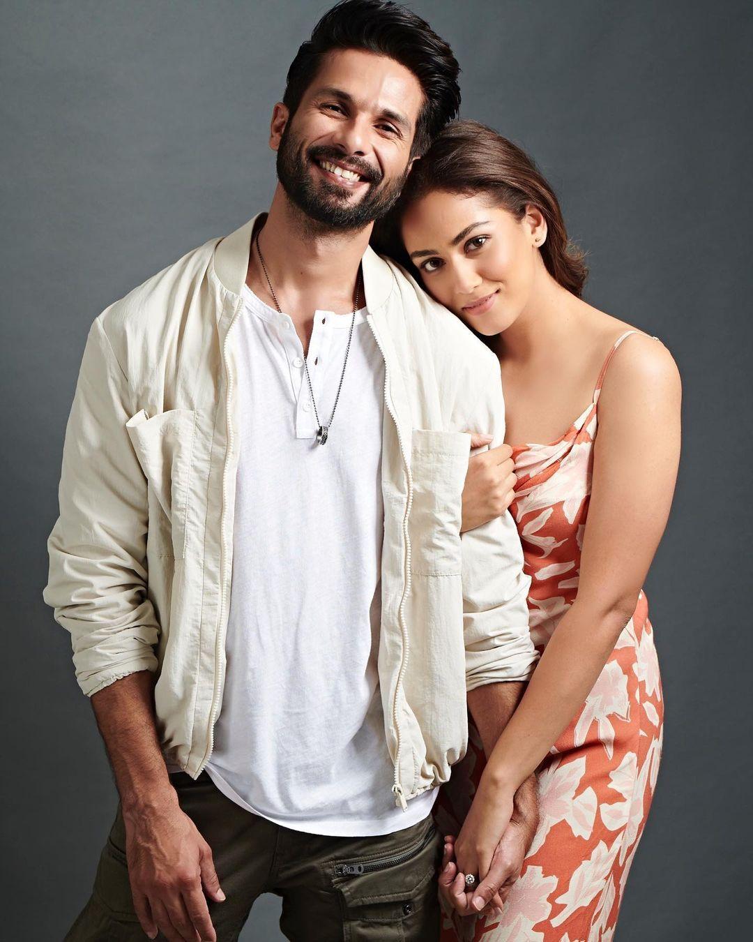 Feel like going on a lunch date and want something refreshing to wear? This floral dress on Mira and Shahid's simple yet dashing look is a must-have