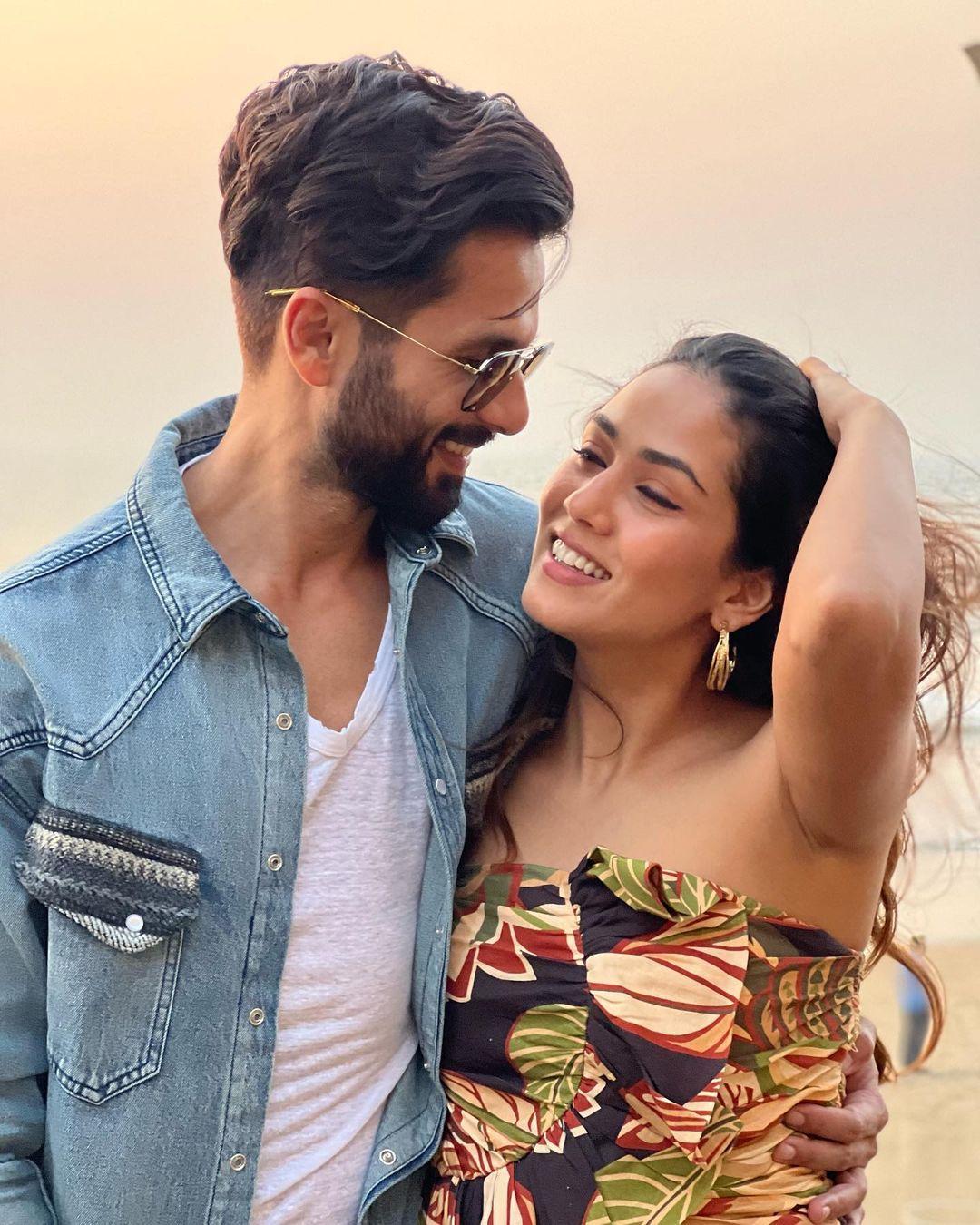 The couple looked adorable in their outfits. Mira wore a sleeveless dress while Shahid kept it casual and complimented her lady love in a white T-shirt and blue shirt