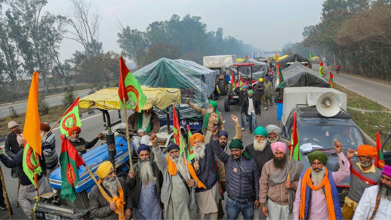 IN PHOTOS: Farmers' Delhi Chalo march met with tear gas and heavy barricades
