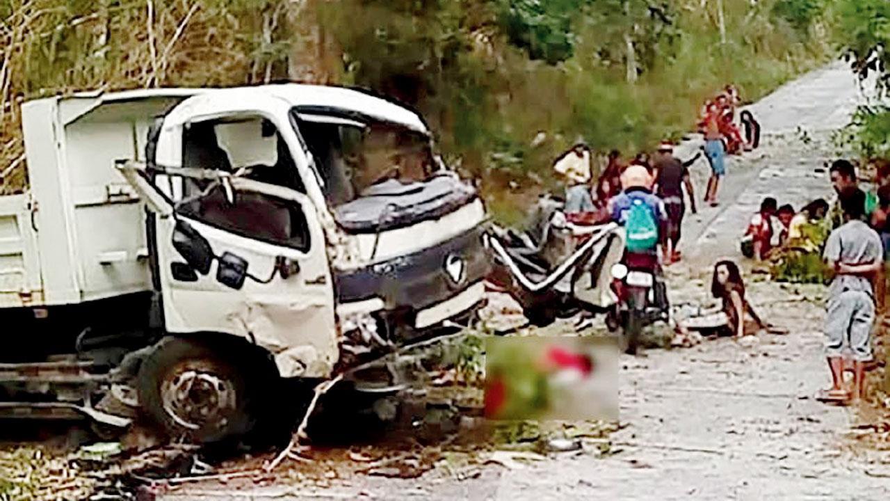 14 killed as farm truck falls into ravine in central Philippines