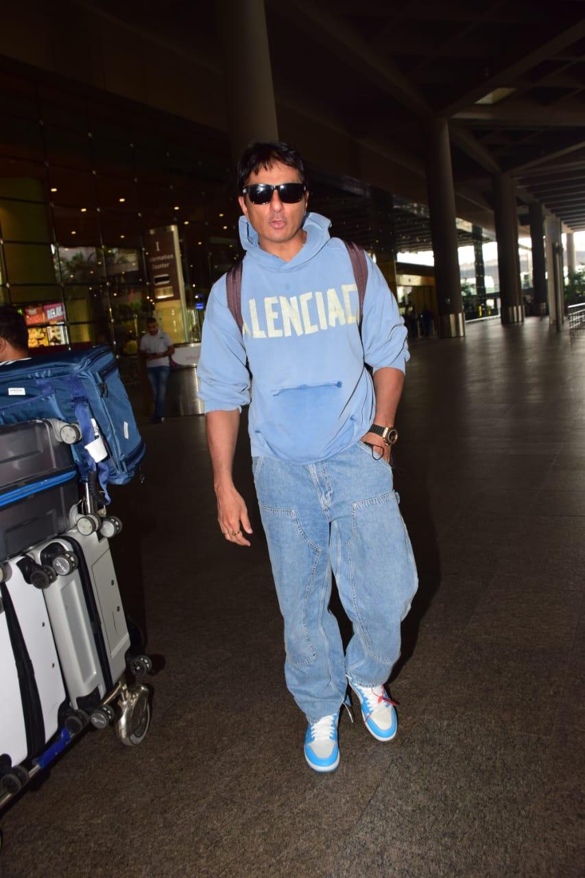 Sonu Sood looked stylish as he got clicked at the airport