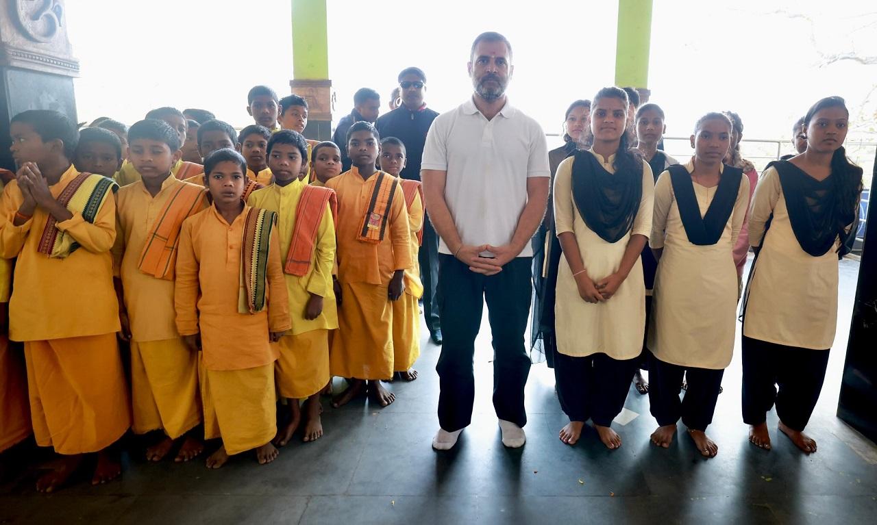 The Yatra was accorded with a grand welcome in Biramitrapur, a small industrial town in Sundergarh district