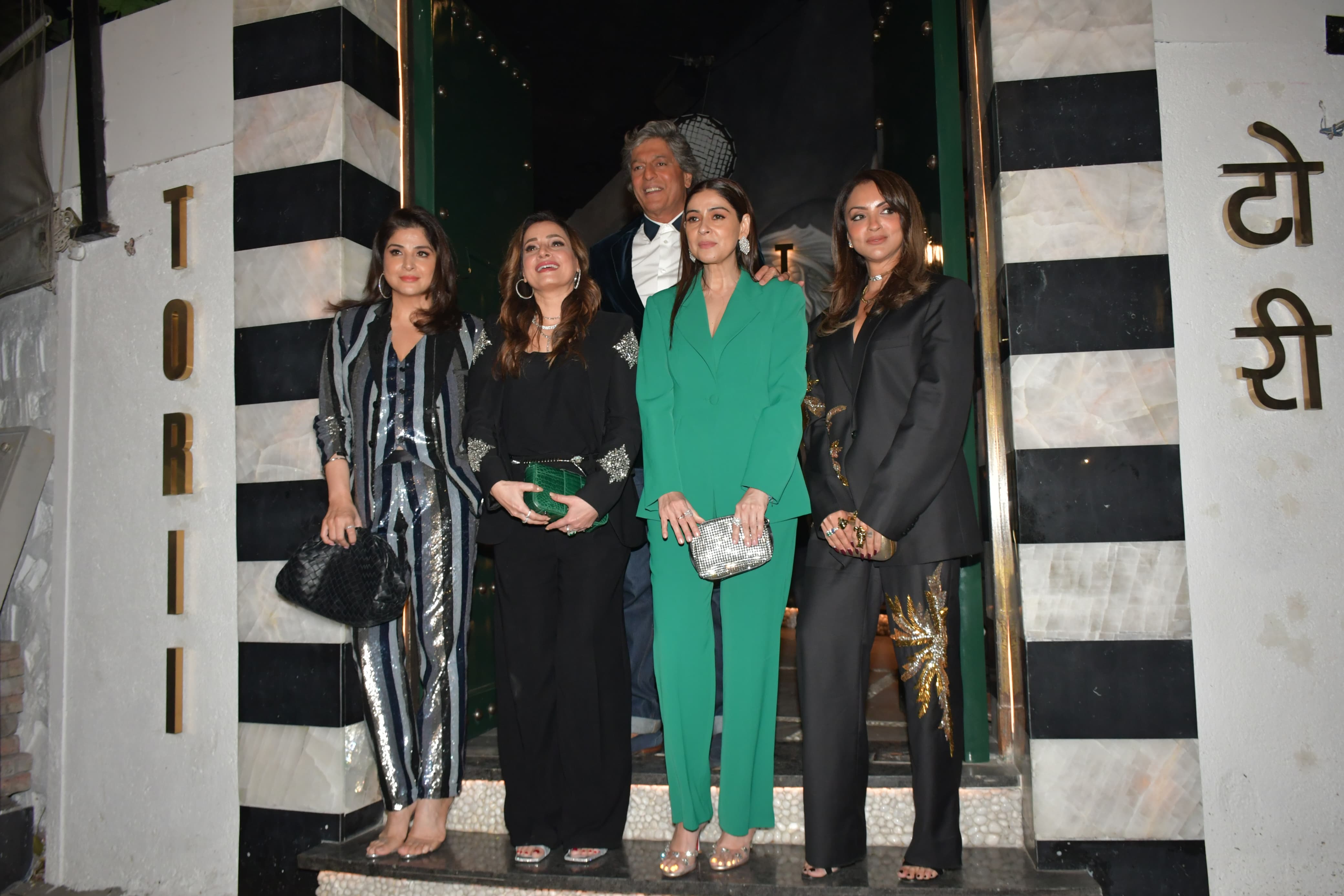 Bhavna Pandey, Maheep Kapoor, Neelam Kothari, Chunky Panday and Seema Kiran Sajdeh posed  together as they attended the events