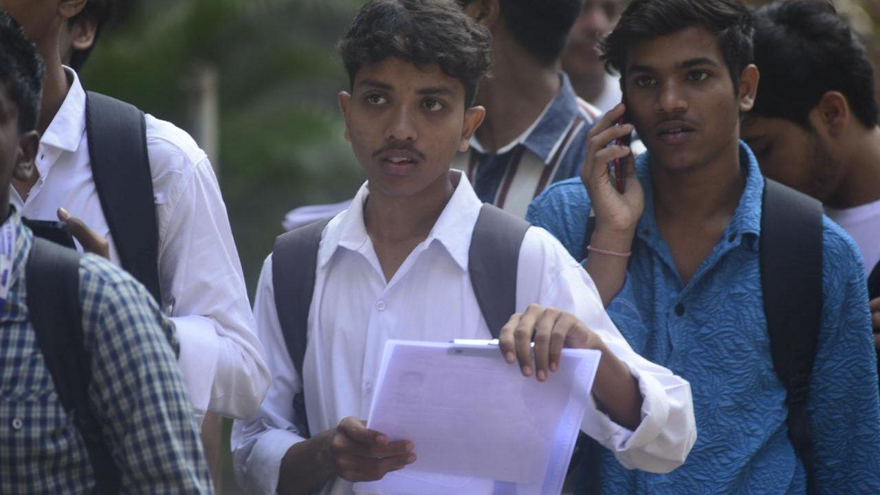 These visuals are from outside three prominent Mumbai colleges-- St Xavier's, Poddar and Mithibai. 