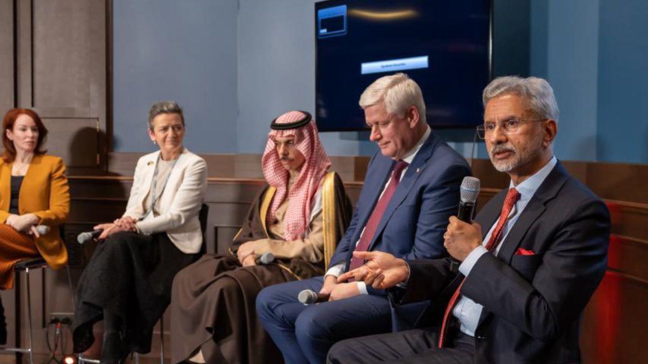 Jaishankar's discussions encompassed a wide range of topics, including bilateral relations, global developments, and pressing issues like the situation in West Asia and the Russia-Ukraine conflict.