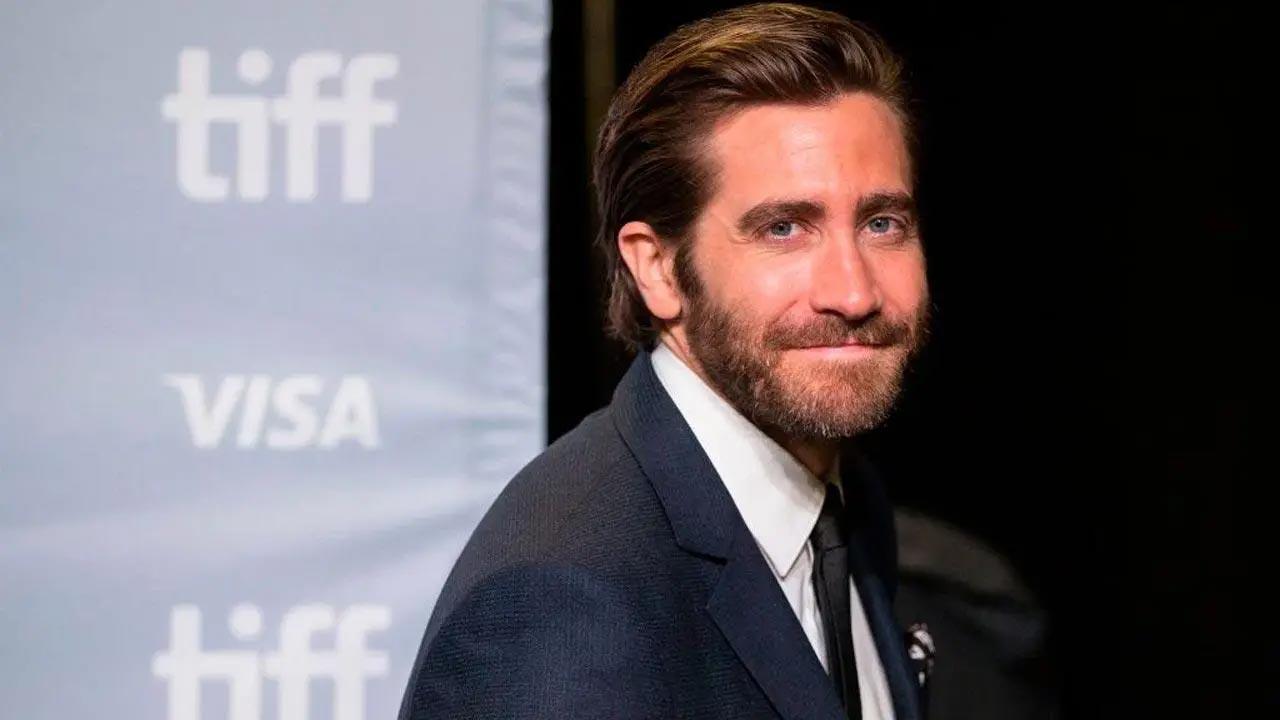 Jake Gyllenhaal takes ice bath in BTS pictures from his new film