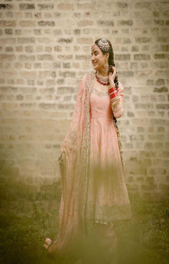 Actress Jasmin Bhasin took to her Instagram to serve some Punjabi bridal inspiration
