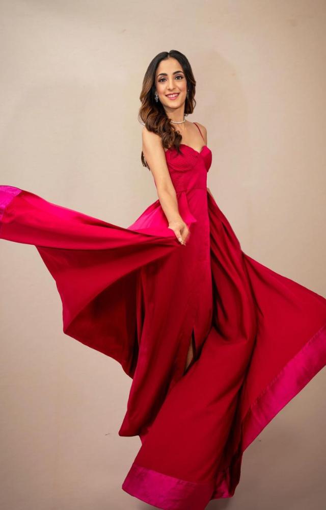 In another striking appearance, the actress wore a stunning red gown that will leave your partner in awe