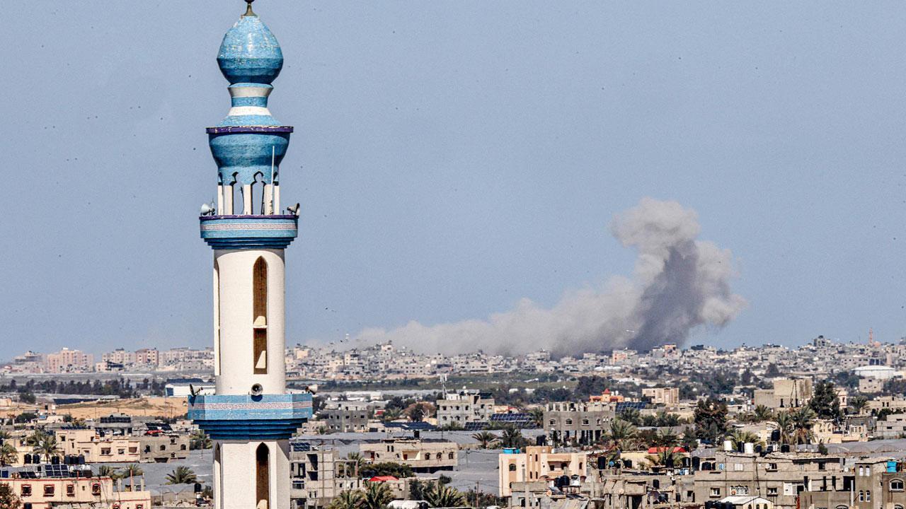 Israeli forces storm south Gaza hospital