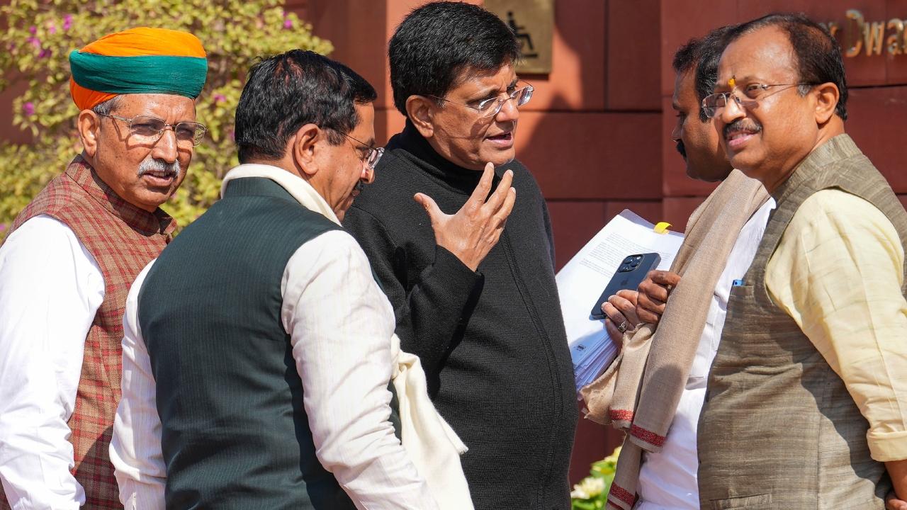 Union Minister of State, on Tuesday dismissed allegations that the central government was discriminating against non-BJP-ruled while disbursing funds for disaster relief.
