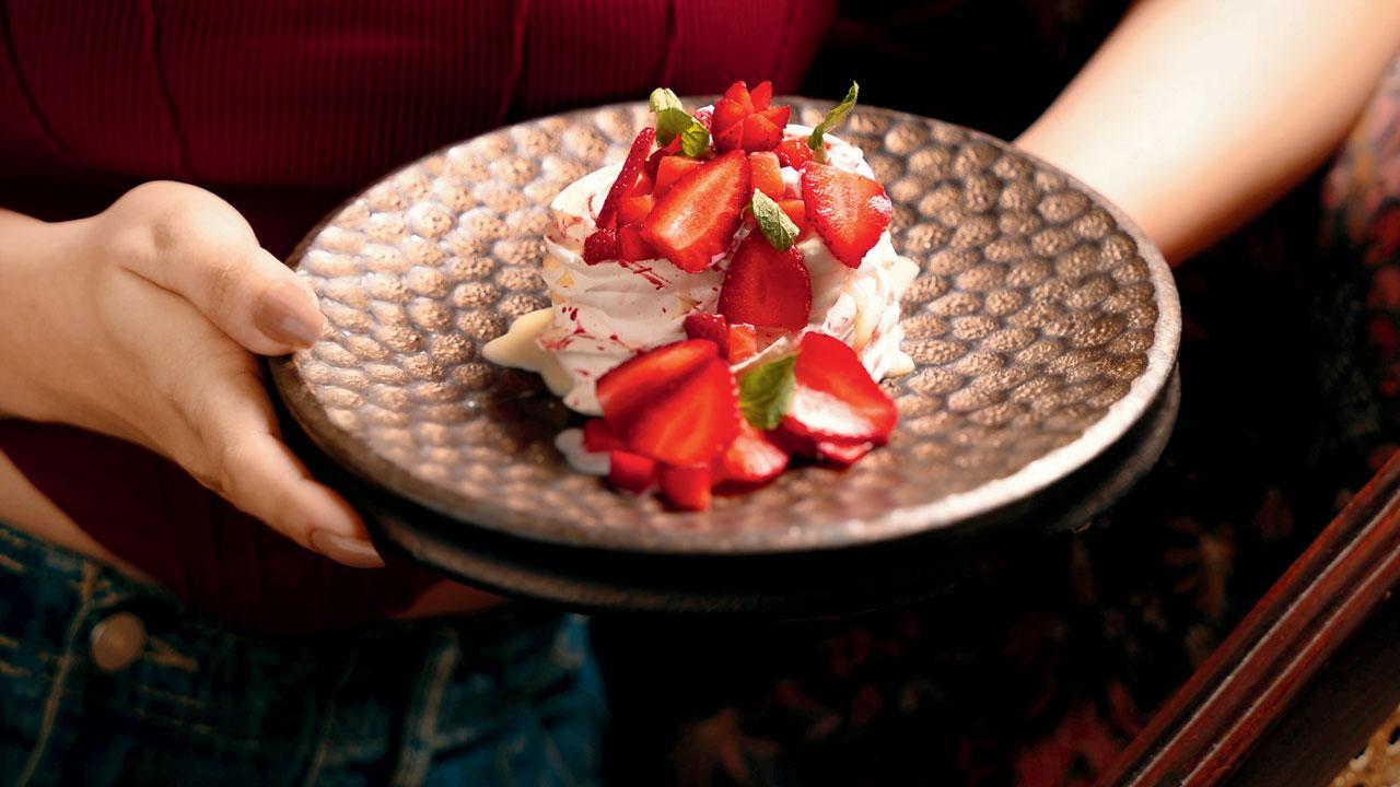 Strawberry meringue 