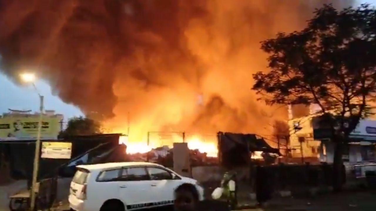 Other visuals showed firefighters attempting to bring the blaze under control even as it continued to intensify. 