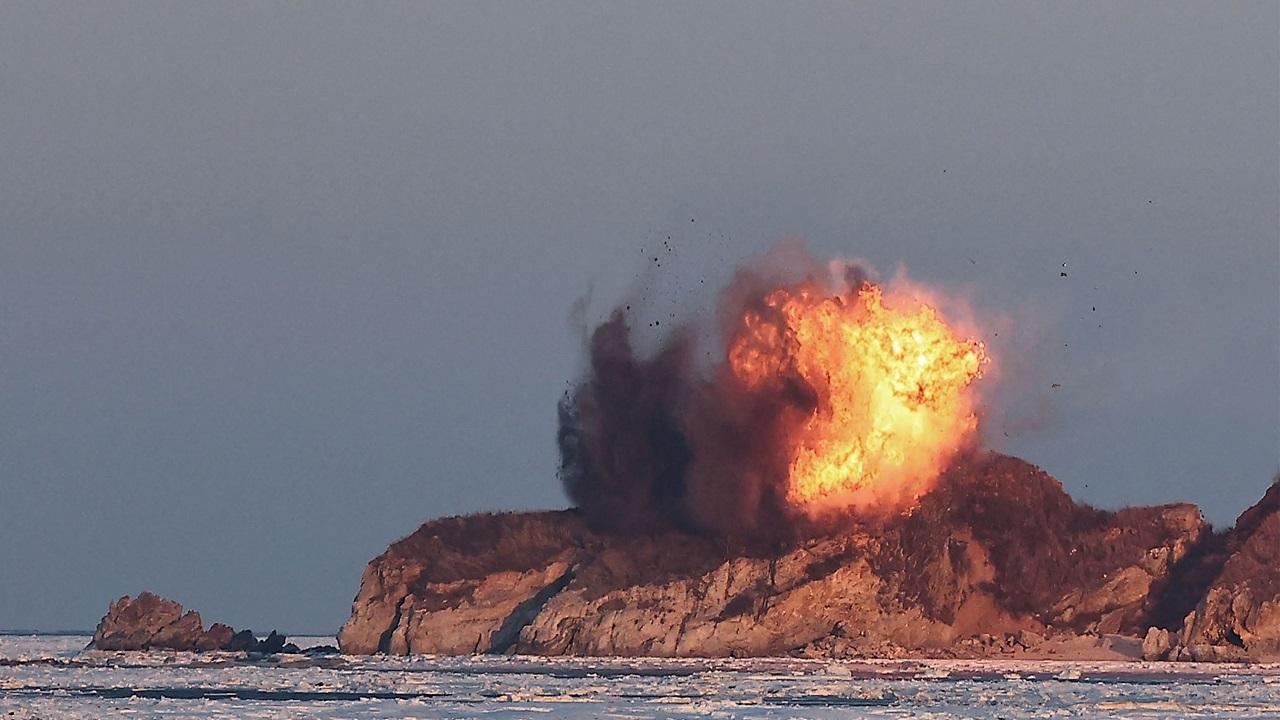 These cruise missiles are powered by jet engines; enabling them to fly low and manoeuvre, which makes them harder to detect and intercept