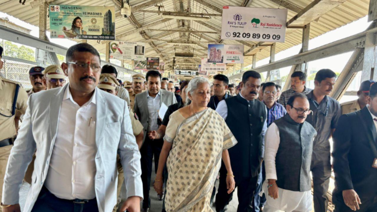 The Finance Minister, per reports, was received by BJP MP Manoj Kotak at the Ghatkopar Railway Station. 