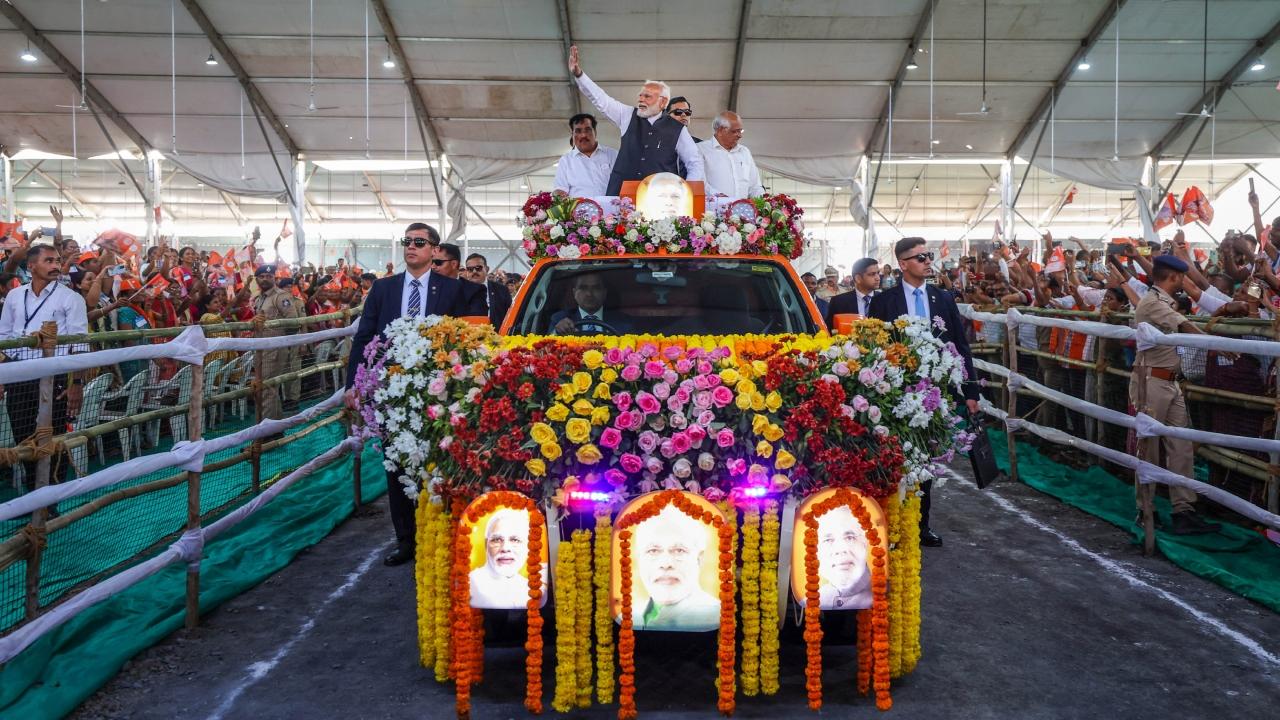 PM Modi also acknowledged the huge gathering at the roadshow venue as he greeted everyone with folded hands in respect and waved to the others