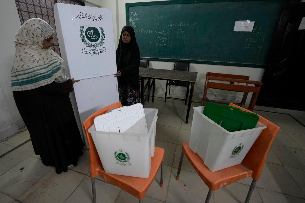 The polling started at 8.00 AM and will continue without any break till 5.00 PM. A countrywide public holiday has been declared to enable a total of 128,585,760 registered voters to cast their votes