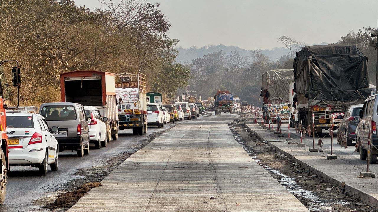 The ongoing construction work on the highway and long traffic jams on it. Pics/Hanif Patel
