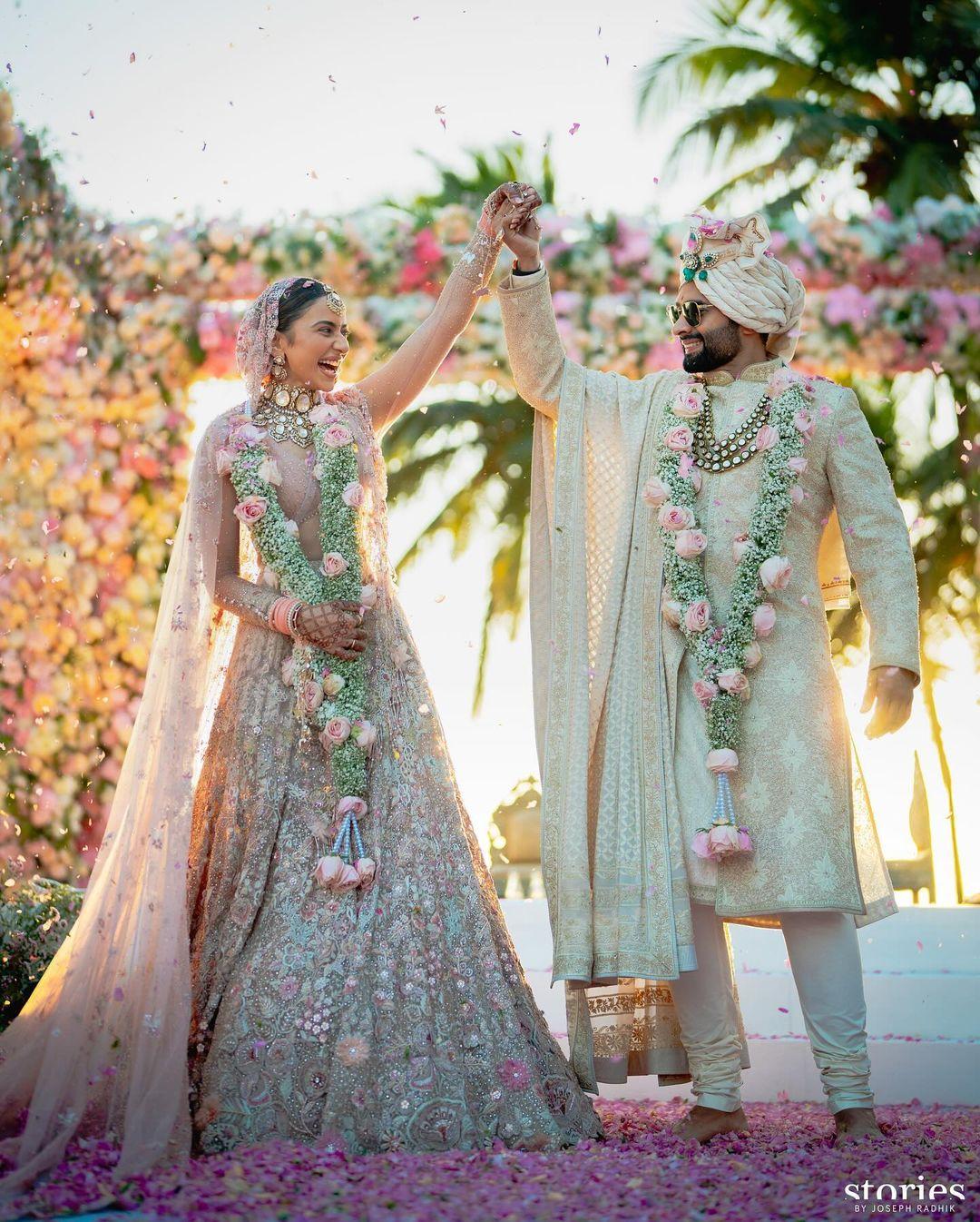 Rakul Preet Singh and Jackky Bhagnani took to their Instagram and shared the first pictures from their wedding. The couple looked stunning in the co-ordinated outfits