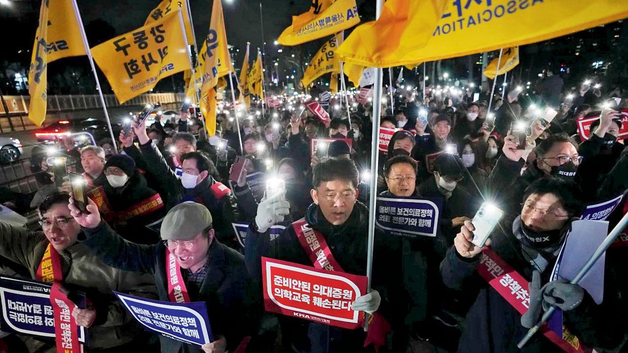 S Korea docs resign, raising worries about medical care